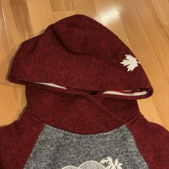 Burgundy Red & Grey Roots Canada Hoodie - size XS - Picture 2 of 16